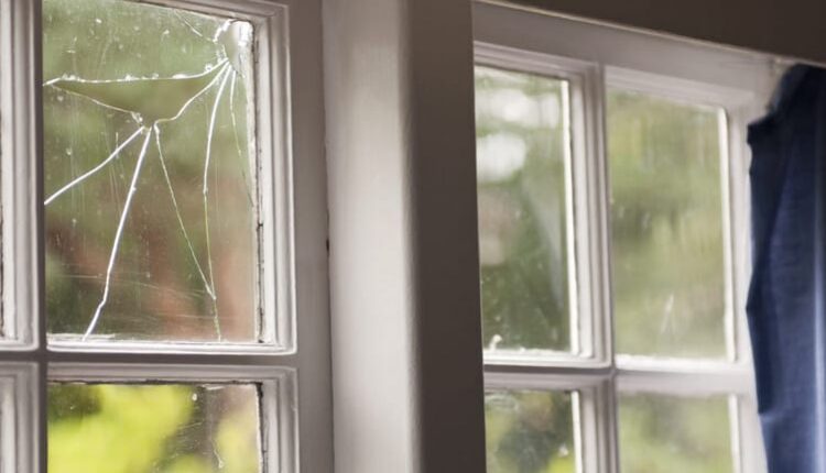 Glazier To Repair A Cracked Window